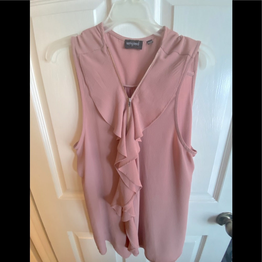 Pink ruffle zipper blouse